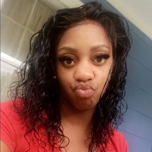 Meet your Posher, Jania